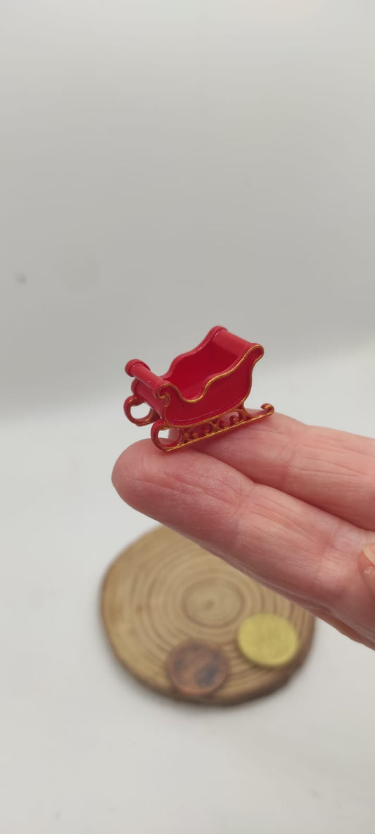 ❄️☃️ Miniature SLEIGH 1 Inch – Hand-Painted Christmas Collectible