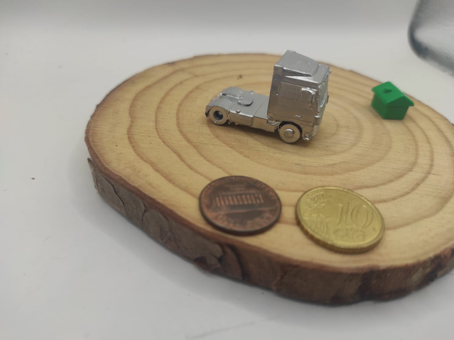 TRUCK MINIATURE, N-GAUGE, modern, Suitable for N-scale railways, boardgames and dioramas, gifts, dollhouse, cakes DIY or painted. DAF