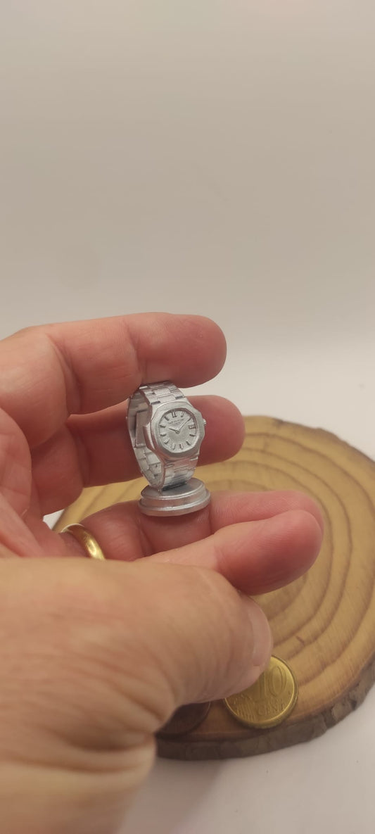 Nautilus Miniature 30mm Scale Model | Famous timepiece Watches collection.