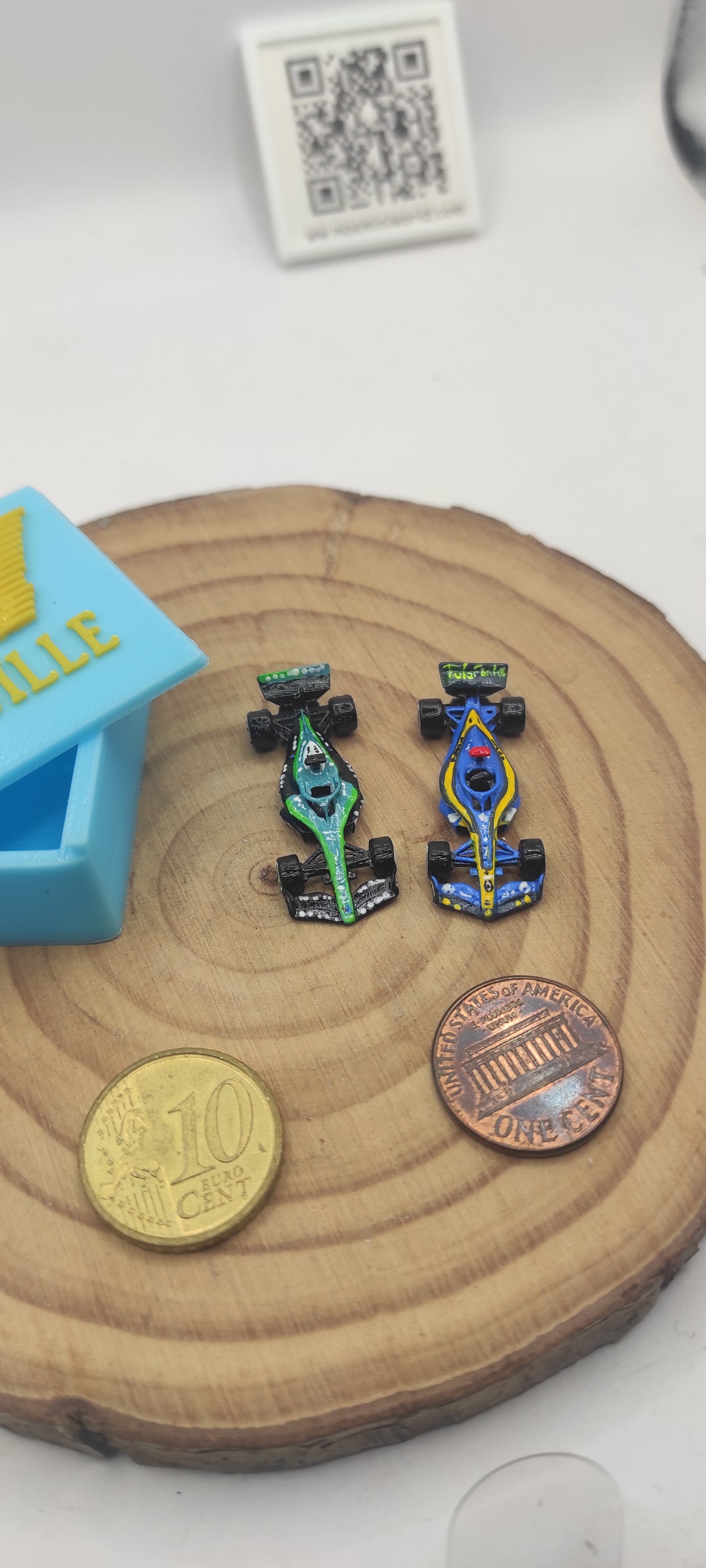 F1 FORMULA 1 miniature 33mm(1.30"). COLLECTOR box F. Alonso handmade fan art.