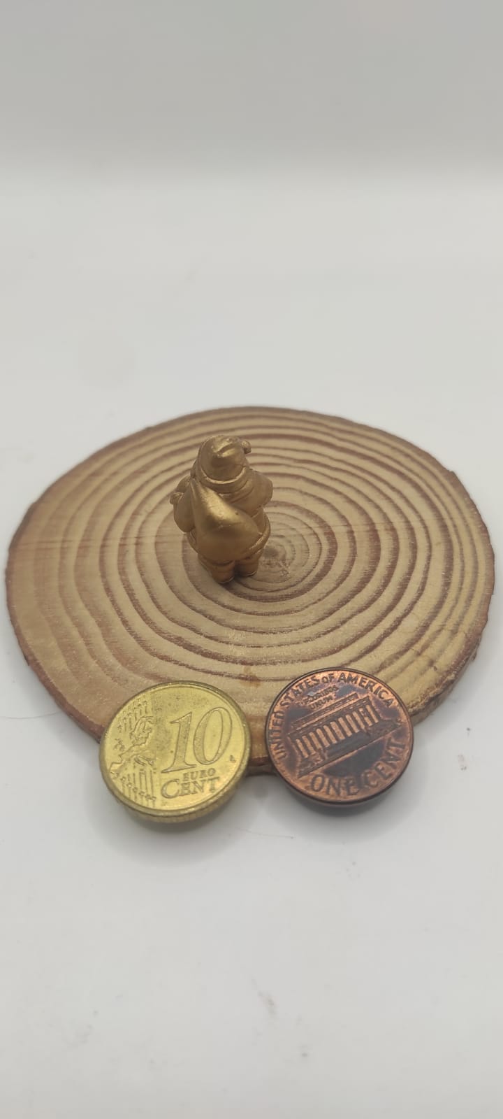 ❄️☃️ Miniature Santa Claus 1 Inch – Hand-Painted Christmas Collectible.