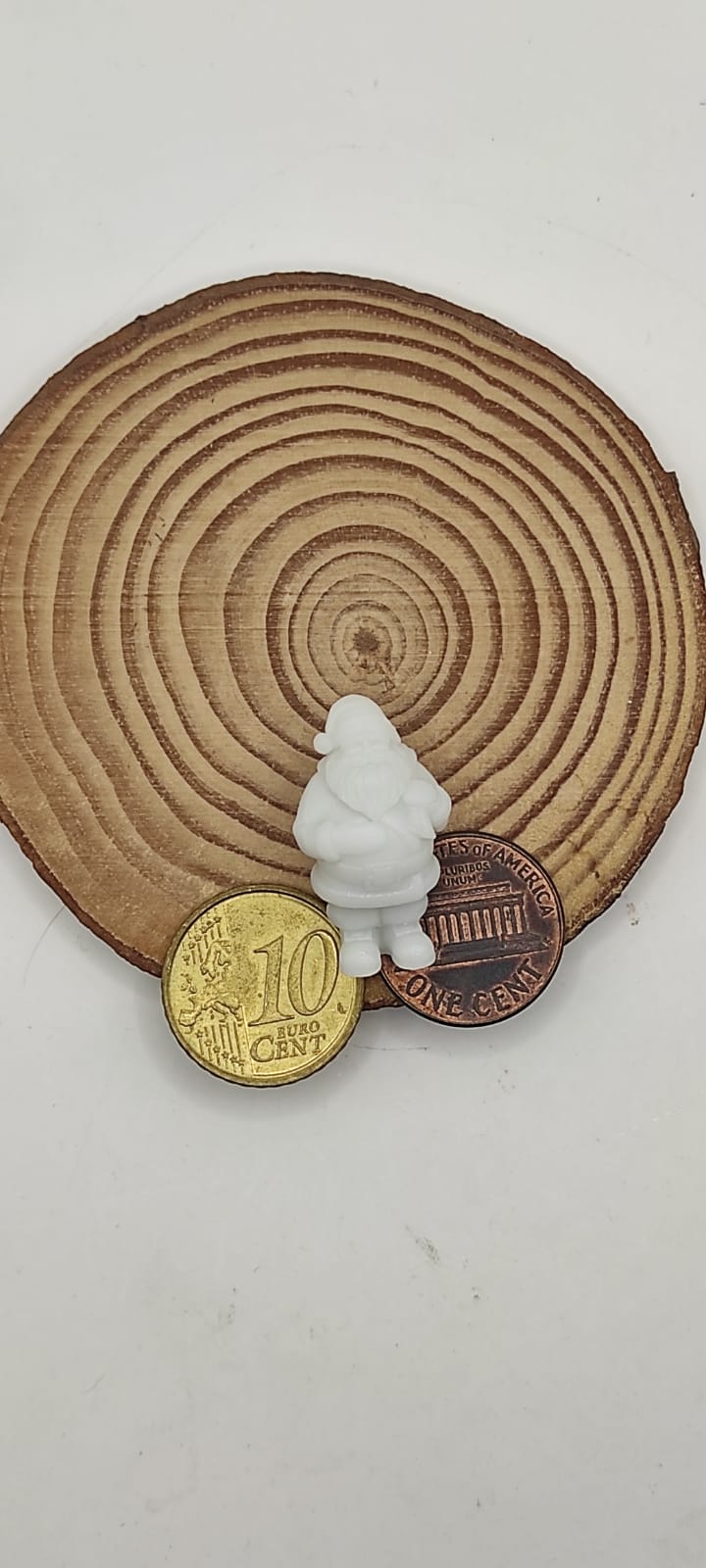 ❄️☃️ Miniature Santa Claus 1 Inch – Hand-Painted Christmas Collectible.