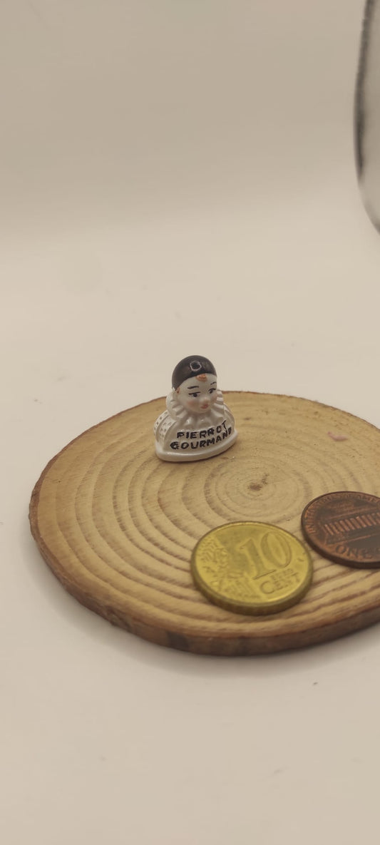 Classic Pierrot Gourmand Miniature – Hand-Painted Collectible Figure. 21mm