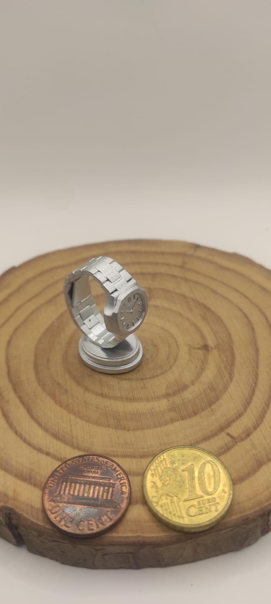 Nautilus Miniature 30mm Scale Model | Famous timepiece Watches collection.