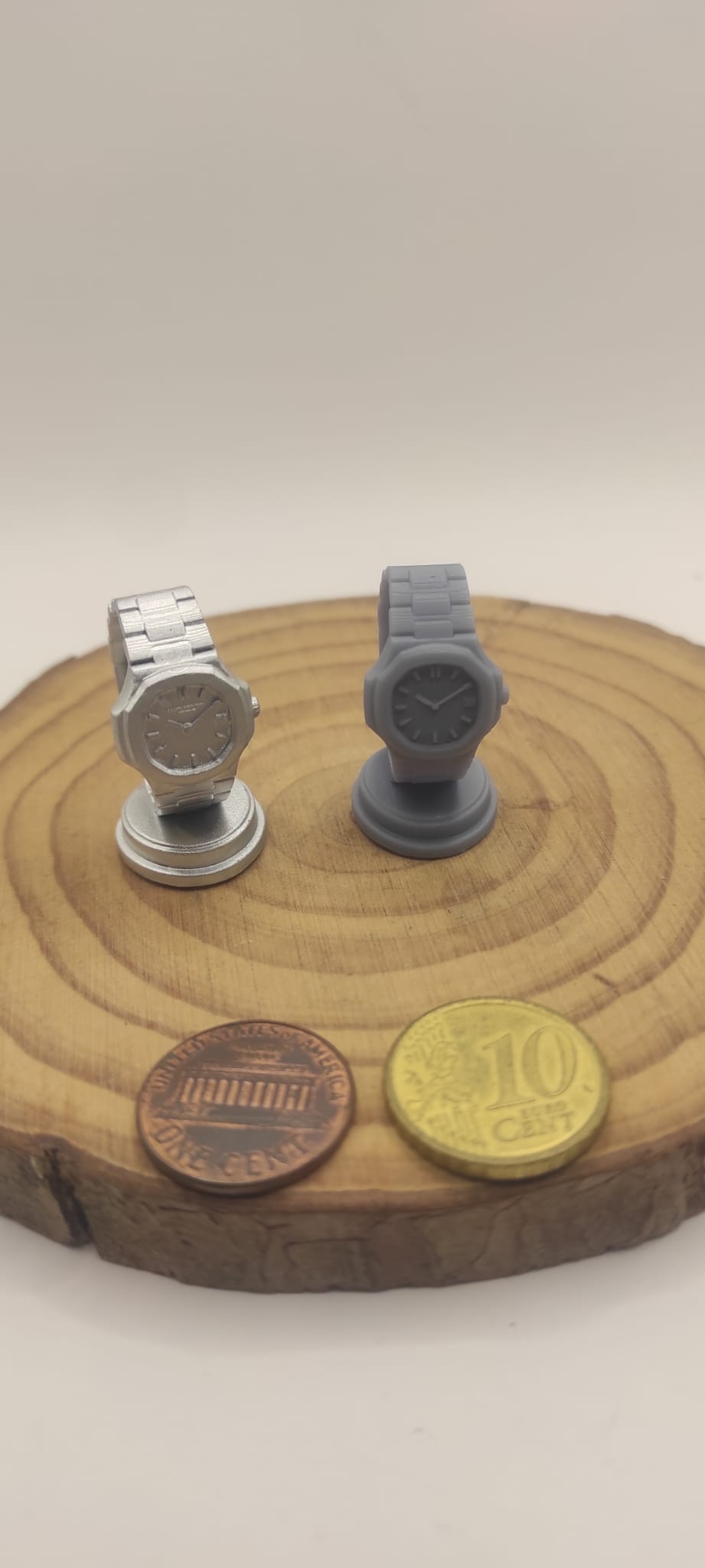 Nautilus Miniature 30mm Scale Model | Famous timepiece Watches collection.