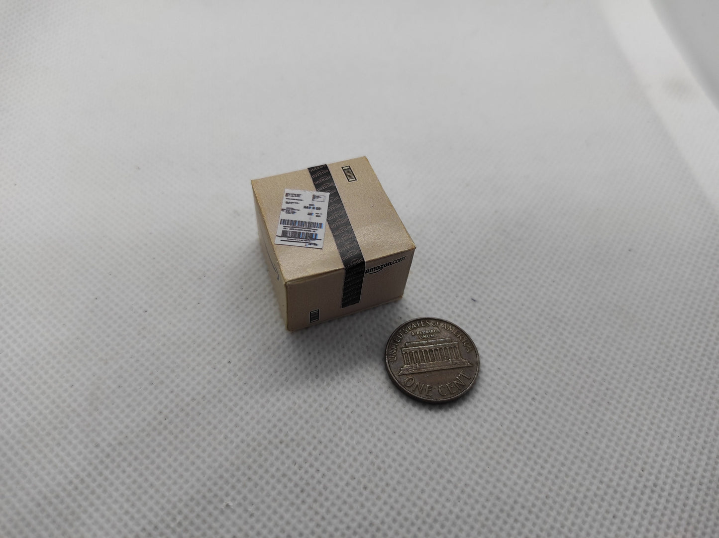 Miniature Shipping boxes. Scales (1:12, 1;6). DHL, Amazon, Fedex, UPS, Seur, Vente Privee ...