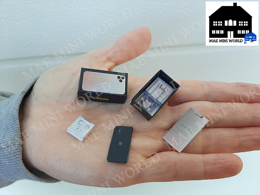 Smartphone Miniature. Scale 1:6